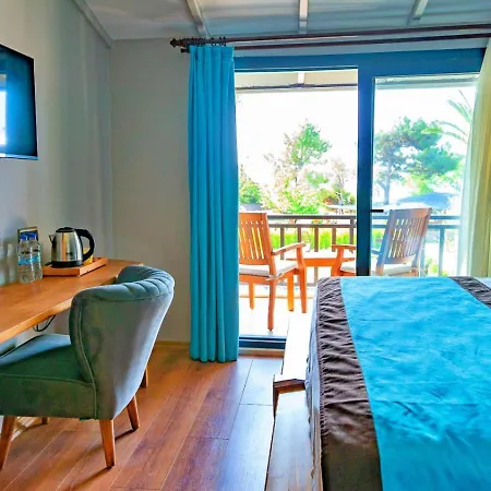 Assos Hunters Hotel-special Class *