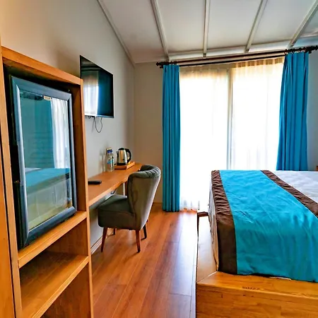 Assos Hunters Hotel-special Class *