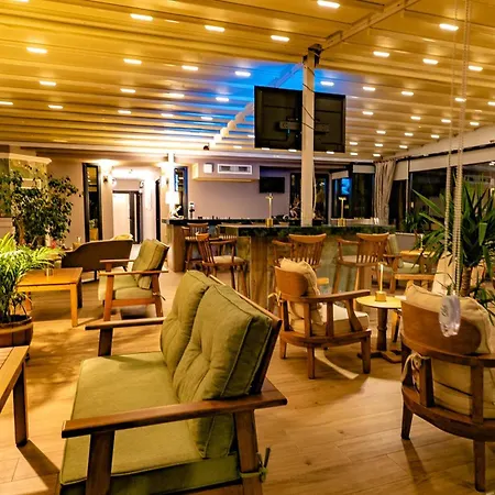 Assos Hunters Hotel-special Class Hotel