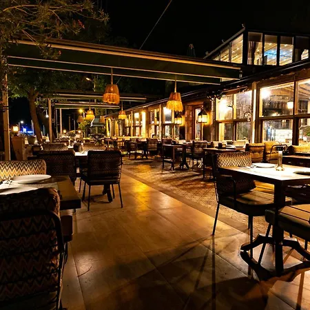 Assos Hunters Hotel-special Class *