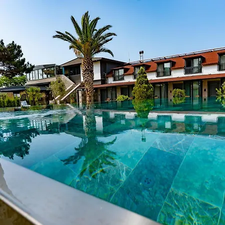 Assos Hunters Hotel-special Class *