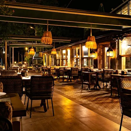 Assos Hunters Hotel-special Class *