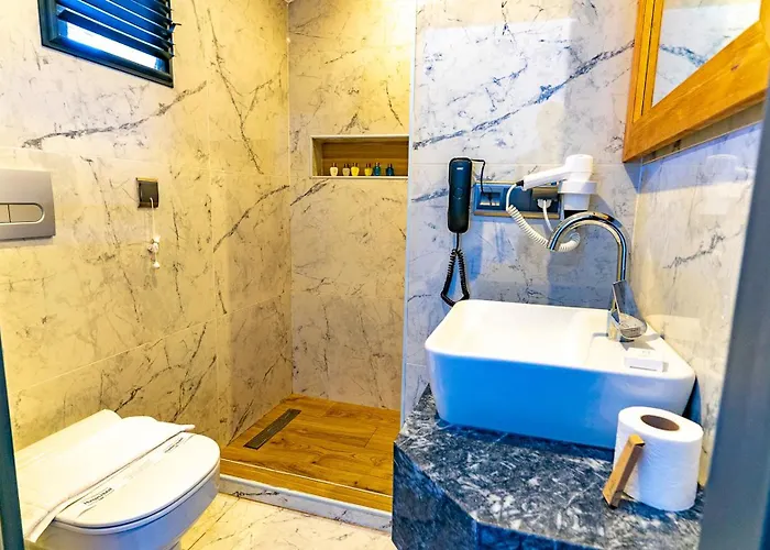 Assos Hunters Hotel-special Class